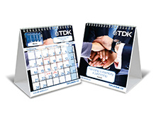 עיצוב לוח שנה שולחני עם עיצוב שונה בכל חודש